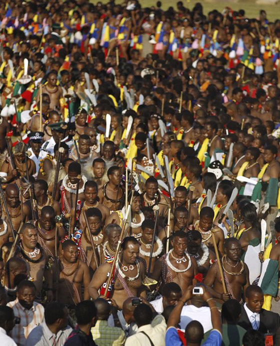 الملك مسواتي الثالث يقترن بزوجته الـ 13!!        صورة رقم 11