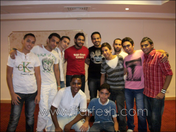 تامر حسني يرتدي الزي الليبي ويؤذن للصلاة! صورة رقم 11 تامر حسني يرتدي الزي الليبي ويؤذن للصلاة! صورة رقم 11