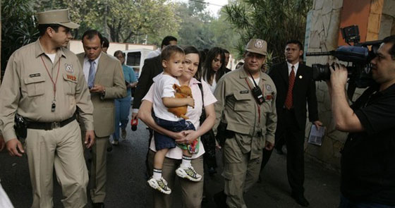 فضيحة ثالثة.. امرأة تنسب أبوة طفها لرئيس البرغواي  صورة رقم 10