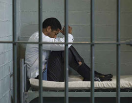 السجن عامين لشاب اغتصب فتاة اثناء سيرها وهي نائمة! صورة رقم 1