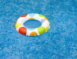 الماني يغرق طفليه ويفجر نفسه!  صورة رقم 1