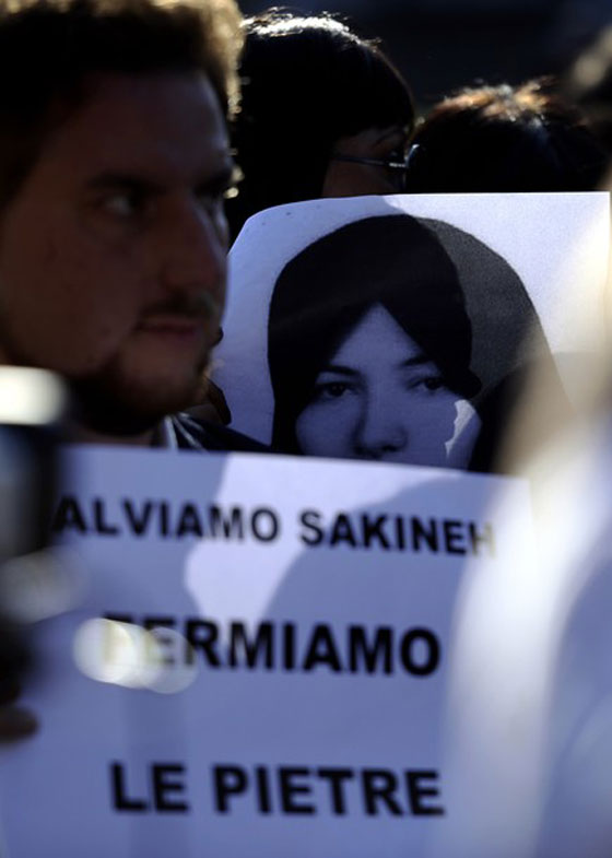 99 جلدة اضافية للإيرانية المتهمة بالزنا بعد صورة بدون حجاب! صورة رقم 7 99 جلدة اضافية للإيرانية المتهمة بالزنا بعد صورة بدون حجاب! صورة رقم 7