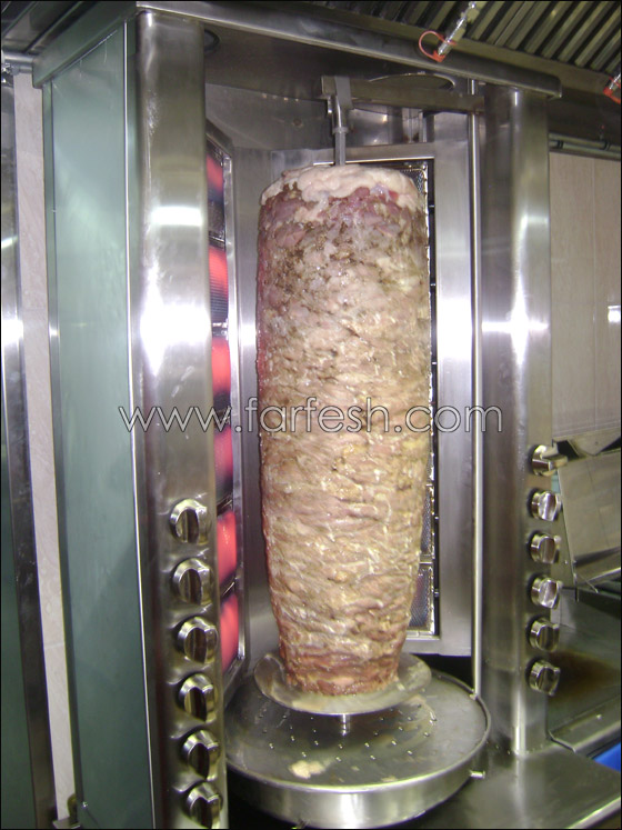 مئات الوجبات مجانا في افتتاح 