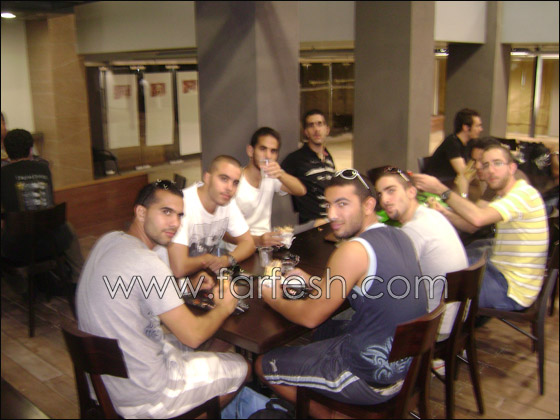 مئات الوجبات مجانا في افتتاح 