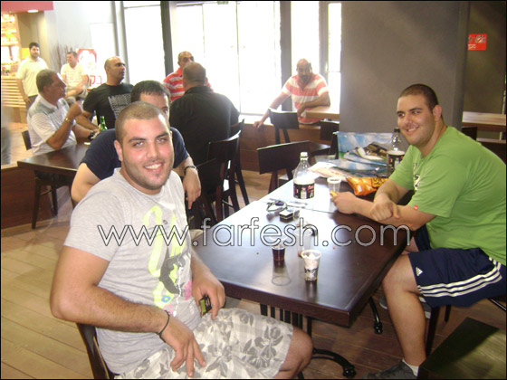 مئات الوجبات مجانا في افتتاح 