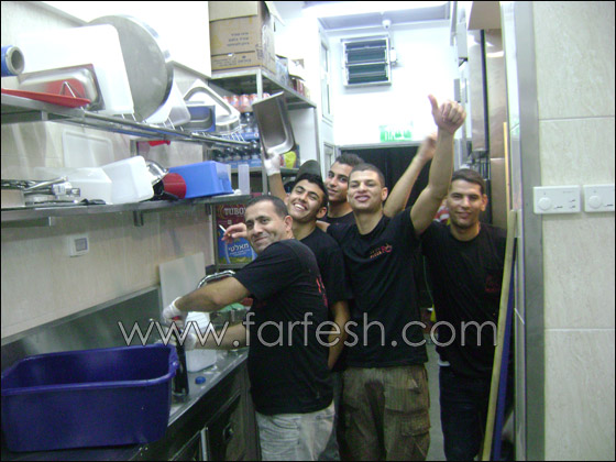 مئات الوجبات مجانا في افتتاح 