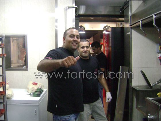 مئات الوجبات مجانا في افتتاح 