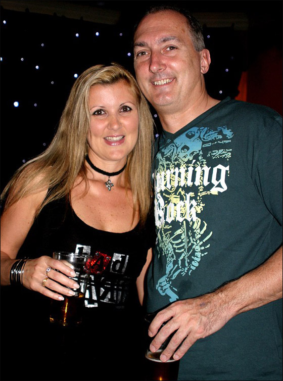 زوجة النائب البريطاني مومس وتمارس الفجور!!  صورة رقم 5