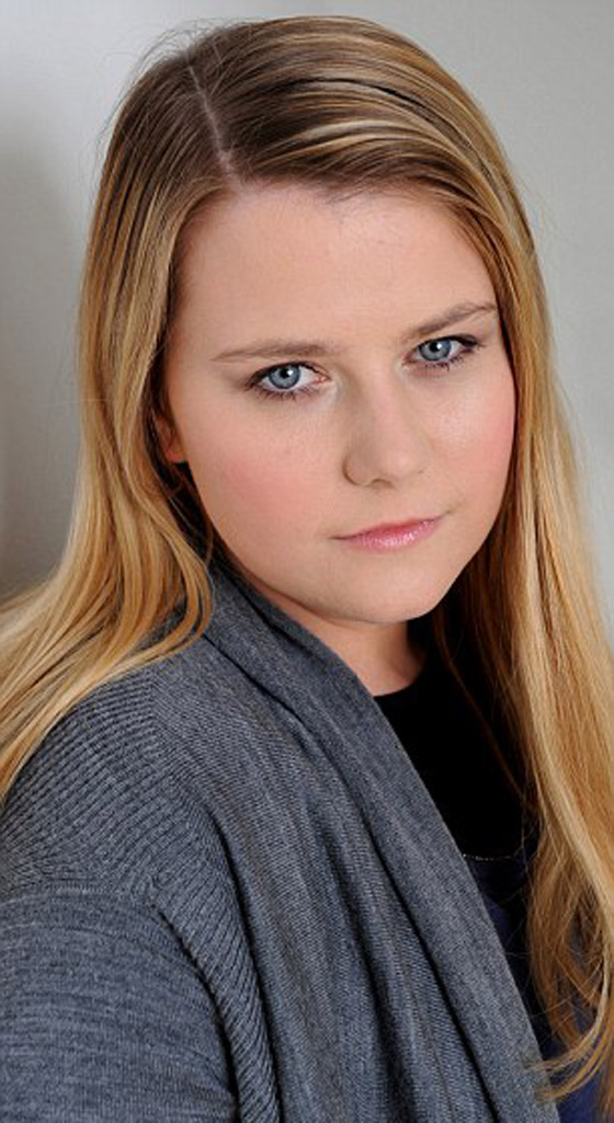 ضحية اختطاف الـ8 أعوام تتخطى معانتها بسيرتها الذاتيه!  صورة رقم 4