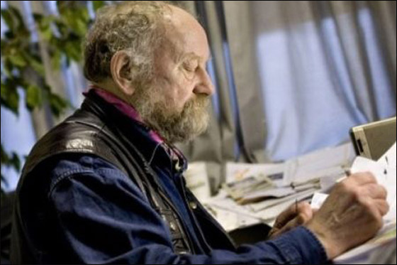 منح صاحب الرسوم المسيئة للنبي جائزة الشخصية المؤثرة!!  صورة رقم 2