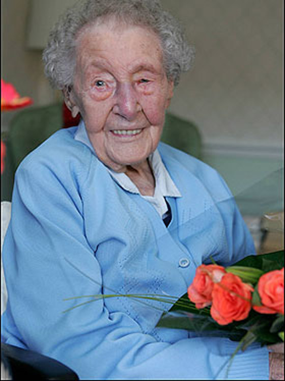 وفاة معمرة بريطانيا قبل اسبوع ونصف من ميلادها الـ 112 صورة رقم 1 وفاة معمرة بريطانيا قبل اسبوع ونصف من ميلادها الـ 112 صورة رقم 1