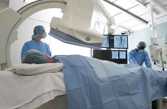 أخطأوا في تشخيص حالته ففقد لسانه واوتاره الصوتية! صورة رقم 1