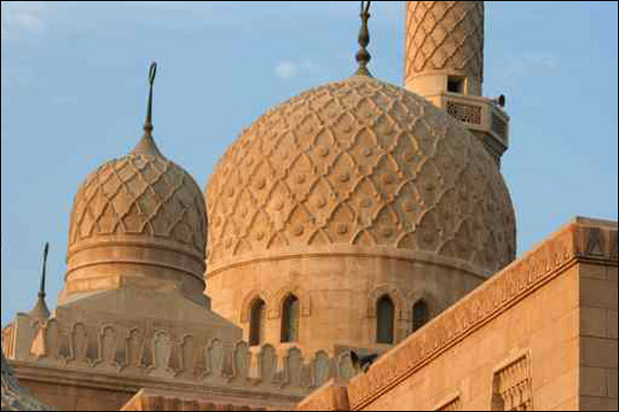 يطلب من عامل مسجد خفض صوت الميكروفون فيذيع خبر وفاته!! صورة رقم 1