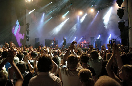 فرقة موسيقية المانية تقيم حفلا لـ 24 ساعة متواصلة!   صورة رقم 3