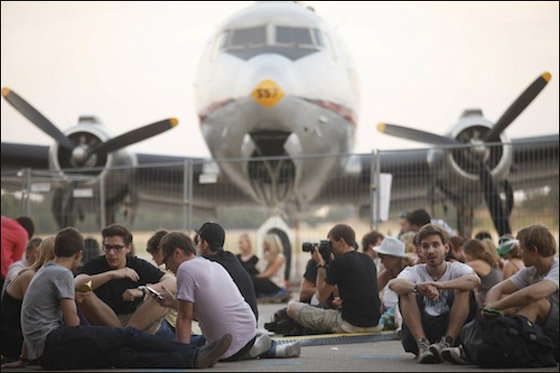 فرقة موسيقية المانية تقيم حفلا لـ 24 ساعة متواصلة!   صورة رقم 2