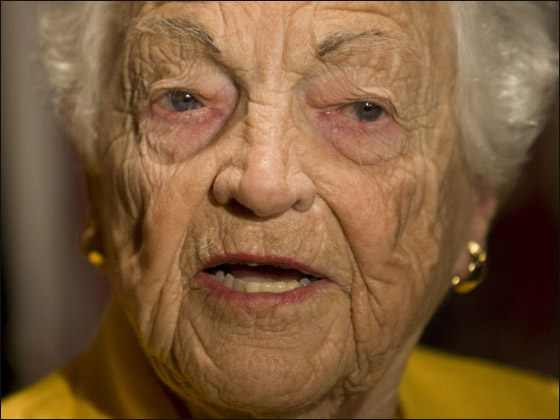 شارفت على التسعين وتصر ان تترشح ثانية لمنصب عمدة! صورة رقم 1