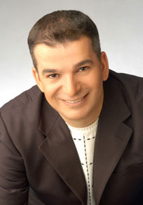 خليفة: مفيد فوزي يريد أن يصطاد بالماء العكر ويلعب على العنصرية صورة رقم 1