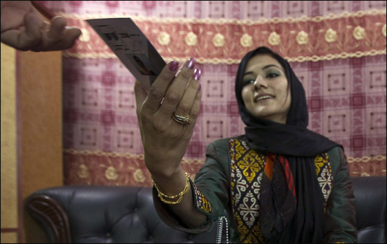 الأفغانيات المرشحات للانتخابات البرلمانية يواجهن التهديدات!! صورة رقم 3 الأفغانيات المرشحات للانتخابات البرلمانية يواجهن التهديدات!! صورة رقم 3