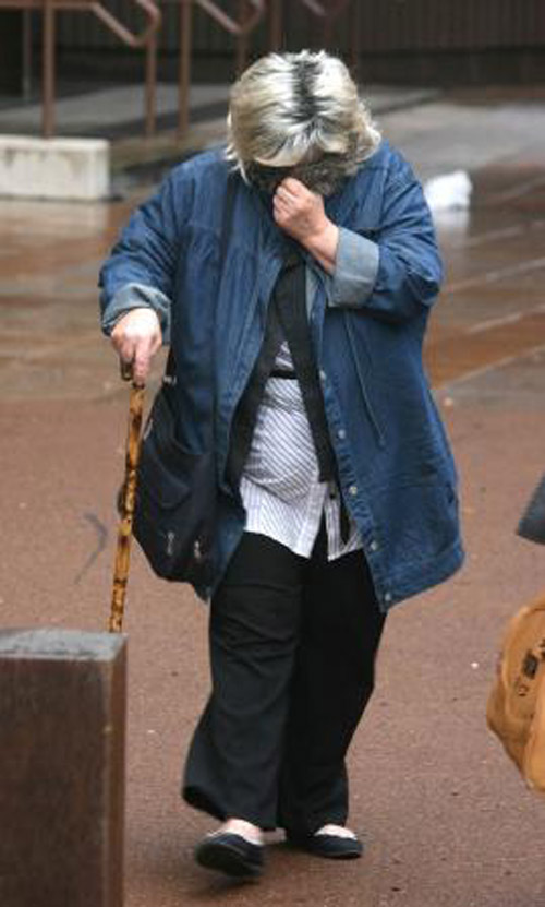 كانت فريسة الكحول.. فاحتفظت بأجنتها في خزانتها 20 عاما  صورة رقم 3