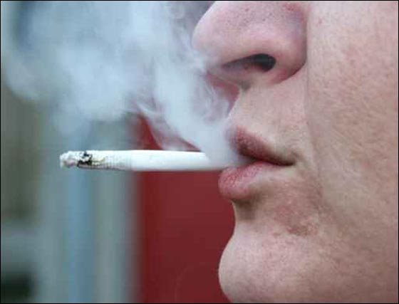 التدخين في مستشفيات بريطانيا مسموح! صورة رقم 1