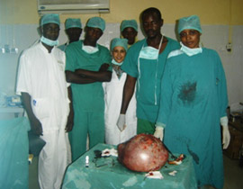 موريتانيا: استئصال ورم يزن 21 كليوغرام من مبيض امرأة! صورة رقم 1 موريتانيا: استئصال ورم يزن 21 كليوغرام من مبيض امرأة! صورة رقم 1