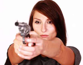 بروح رياضية: امريكية تهدد الفريق الذي هزم فريق ابنتها بالمسدس! صورة رقم 1 بروح رياضية: امريكية تهدد الفريق الذي هزم فريق ابنتها بالمسدس! صورة رقم 1