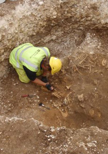 العثور على عظام اطفال وحيوانات تعود الى اكثر من 2000 عام! صورة رقم 1 العثور على عظام اطفال وحيوانات تعود الى اكثر من 2000 عام! صورة رقم 1