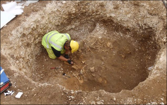 العثور على عظام اطفال وحيوانات تعود الى اكثر من 2000 عام! صورة رقم 5 العثور على عظام اطفال وحيوانات تعود الى اكثر من 2000 عام! صورة رقم 5