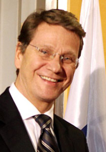 وزير الخارجية الألماني يتزوج من شريكه بحضور 20 شخص!! صورة رقم 1 وزير الخارجية الألماني يتزوج من شريكه بحضور 20 شخص!! صورة رقم 1