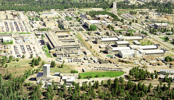 إعتقال عالم نووي امريكي وزوجته بتهمة التآمر مع فنزويلا  صورة رقم 2