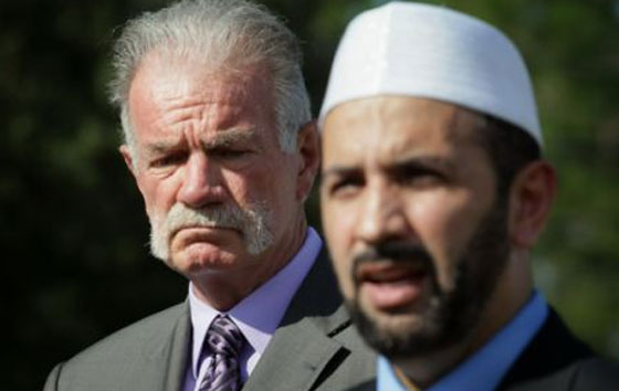 ثمن حماية الداعي بإحراق القرآن.. 180 ألف دولار!!  صورة رقم 6