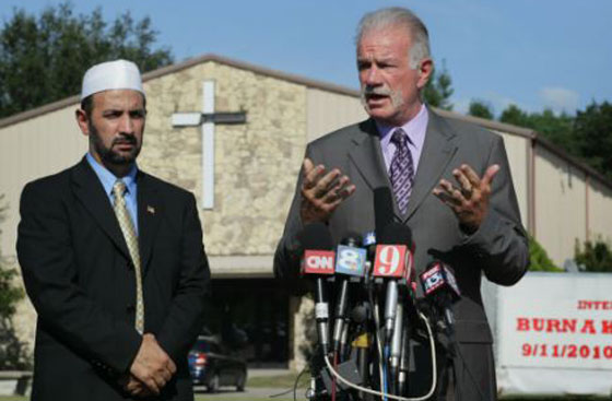 ثمن حماية الداعي بإحراق القرآن.. 180 ألف دولار!!  صورة رقم 2