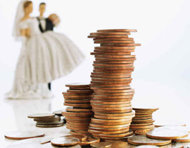 يحرج صديقه ليلة زفافه ويسترجع نقوده! صورة رقم 1