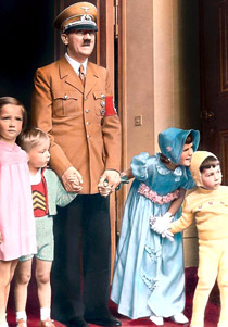 رفاق هتلر: هتلر كان وحيدا وجبانا ومحل سخرية!!        صورة رقم 1