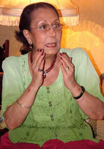 رقية السادات تعترض على تصريحات هيكل ضد والدها!! صورة رقم 1