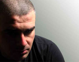 يدخل موقعا اباحيا فيجد زوجته ام أطفاله الـ 4 فيكتشف انه عاجز! صورة رقم 1