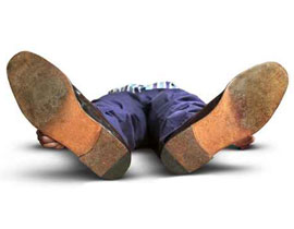 ثمل عبث باسلاك كهربائية فمات! صورة رقم 1