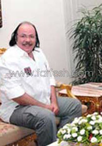 بالعناق والقبلات.. الرئيس مبارك يستقبل الفنان طلعت زكريا! صورة رقم 1 بالعناق والقبلات.. الرئيس مبارك يستقبل الفنان طلعت زكريا! صورة رقم 1