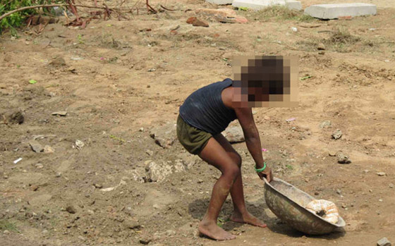 عمال بناء لا يتجاوزون السابعة من عمرهم في الهند!        صورة رقم 5