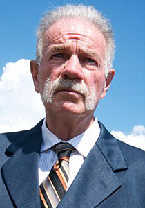 اعتقال ستة رجال صوروا انفسهم وهم يحرقون القرآن!!        صورة رقم 1