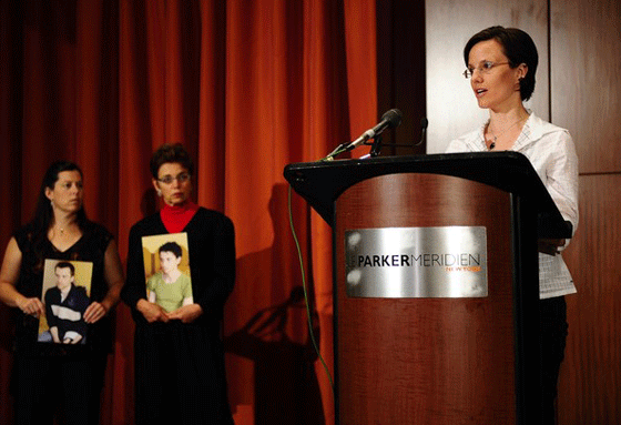 امريكية تلتقي الرئيس الايراني وتطالبه بإطلاق سراح خطيبها  صورة رقم 6