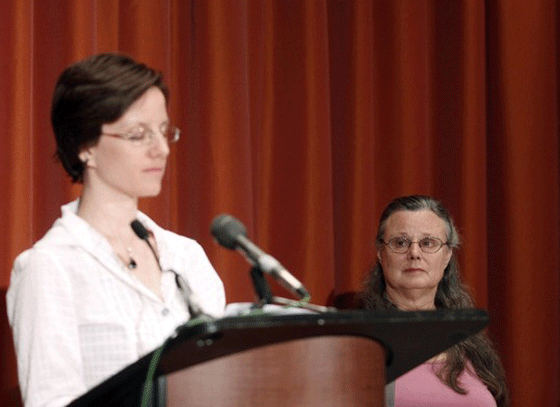 امريكية تلتقي الرئيس الايراني وتطالبه بإطلاق سراح خطيبها  صورة رقم 4