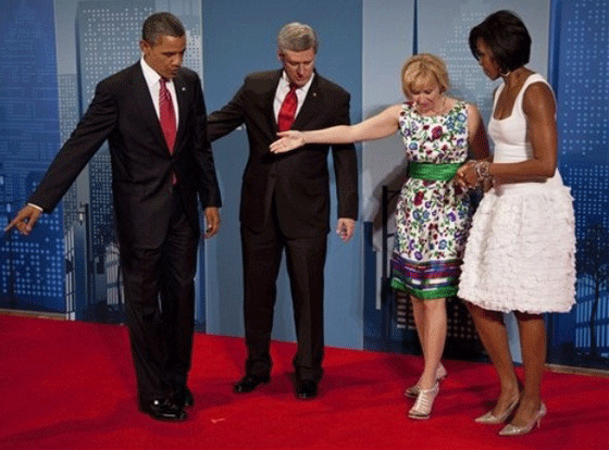 اوباما لكلينتون: حتى الآن لا اعلم كيف اقنعت ميشيل بالزواج بي  صورة رقم 12
