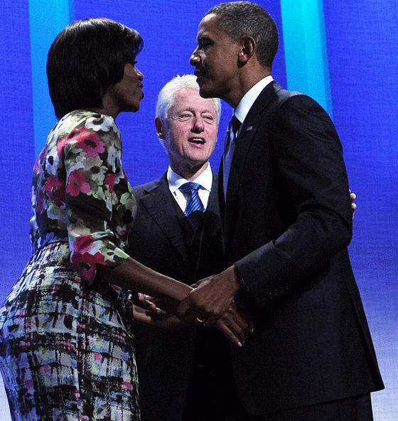اوباما لكلينتون: حتى الآن لا اعلم كيف اقنعت ميشيل بالزواج بي  صورة رقم 3