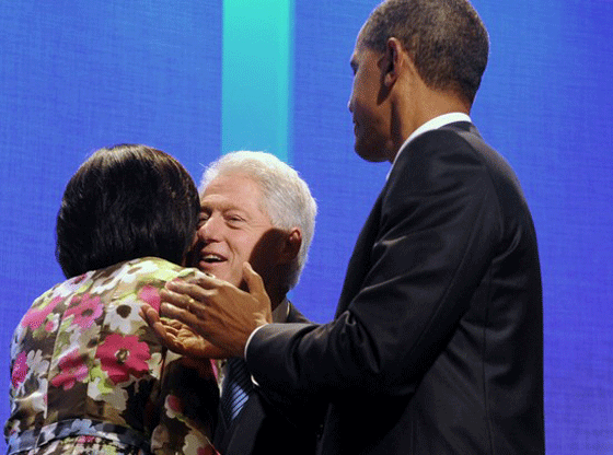 اوباما لكلينتون: حتى الآن لا اعلم كيف اقنعت ميشيل بالزواج بي  صورة رقم 5