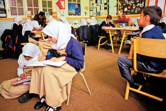 مدرسة للروم الكاثوليك تتحول للإسلام بـ 97% طالب مسلم!  صورة رقم 1