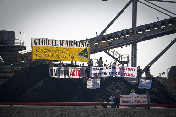 إغلاق أكبر ميناء للفحم في العالم لتسليط الضوء على مشكلة مناخية صورة رقم 3
