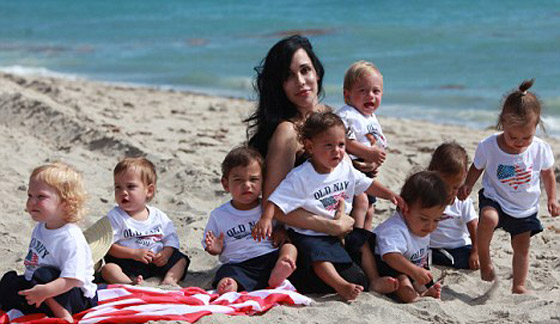 المطالبة بسحب رخصة الطبيب الذي زرع 14 جنينا في رحم أم الثمانية! صورة رقم 7 المطالبة بسحب رخصة الطبيب الذي زرع 14 جنينا في رحم أم الثمانية! صورة رقم 7