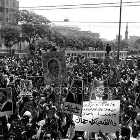 الجماهير الغاضبة على قرار تنحي جمال عبد الناصر كانت مهيئة لذلك! صورة رقم 11