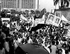 الجماهير الغاضبة على قرار تنحي جمال عبد الناصر كانت مهيئة لذلك! صورة رقم 2